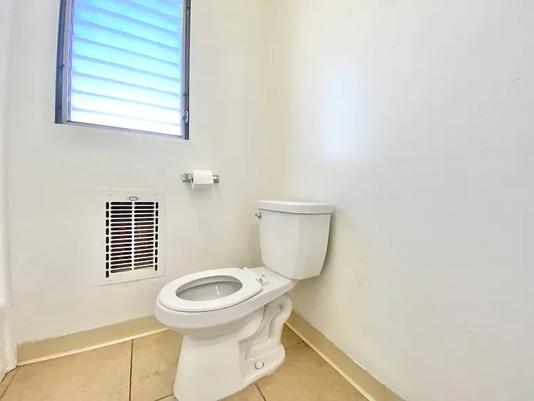 6151 Fountain Ave #15 — Photo 9