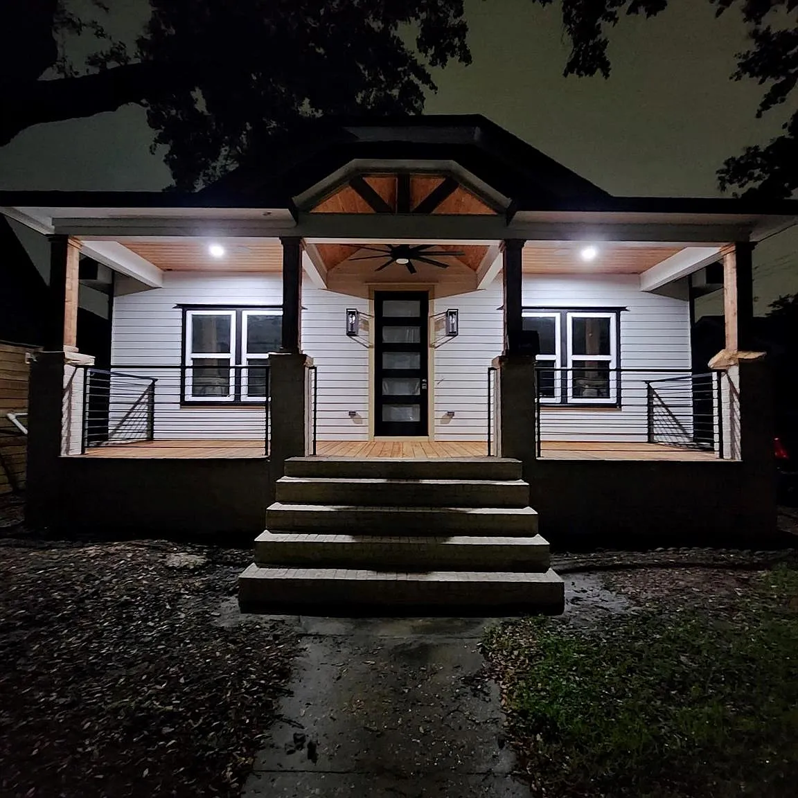 3 bed, 2.0 bath, 1650 sqft, $3,200 — Photo 1