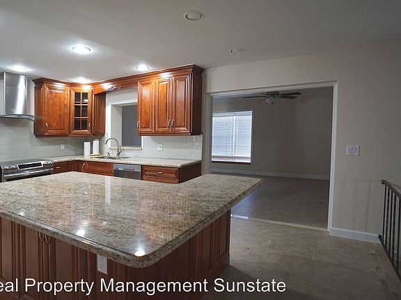 4th image of 6593 Eastview Dr