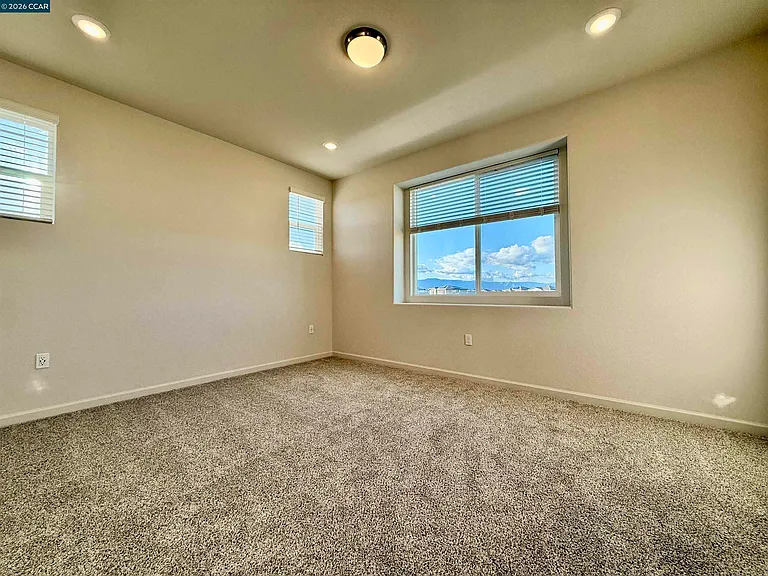 626 Shefford Dr — Photo 8