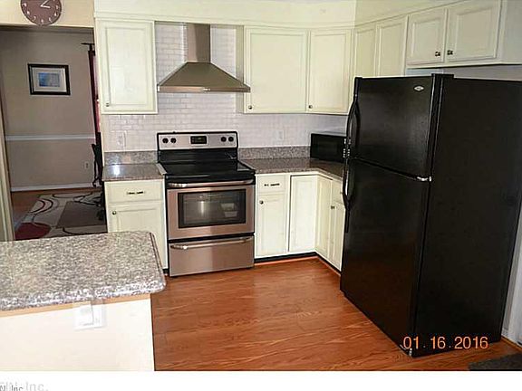 3rd image of 813 Ringfield Ct