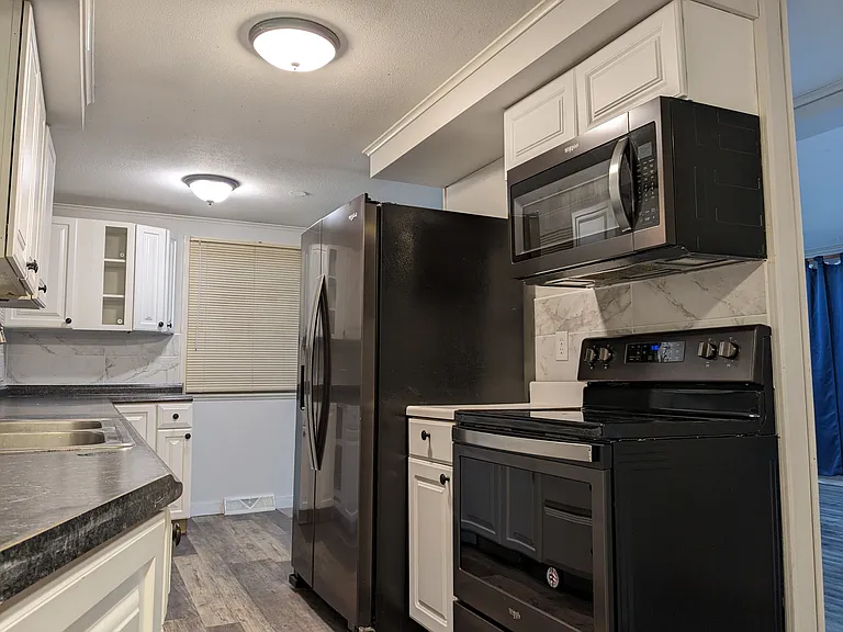 3009 Emmons Ave — Photo 11
