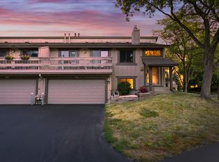 7232 Woodstock Curv, Bloomington, MN 55438