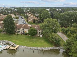4426 Point West Dr, Portsmouth, VA 23703