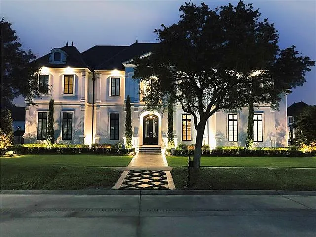 12 Royal Palm Blvd — Photo 3