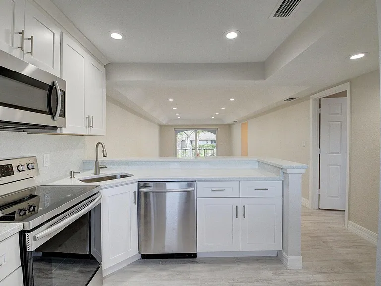 398 W Camino Real #6 — Photo 12
