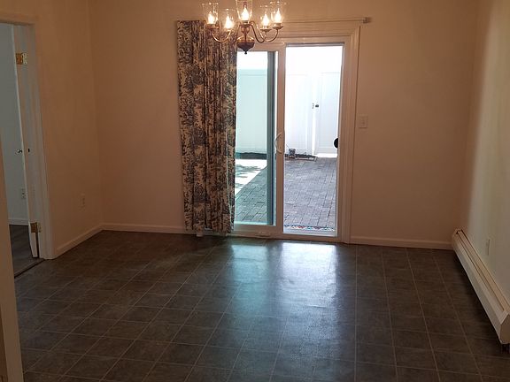 2nd image of 8 Meadowlawn Dr Unit 14