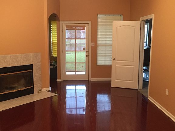 2nd image of 38119 Eastlake Dr E