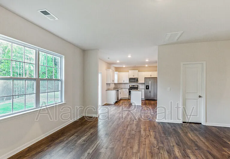 114 Sequoia Forest Dr — Photo 3