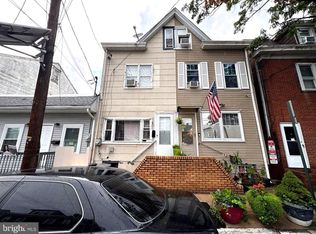 32 Elm St, Trenton, NJ 08611