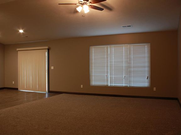 3rd image of 3732 Norseman Ave