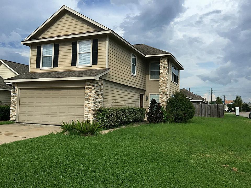 1st image of 10802 Waterfern Ct