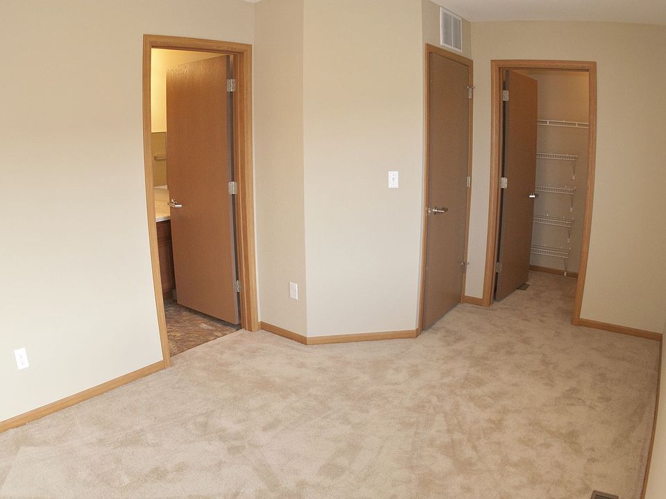 Dickinson Lincoln Park Townhomes II 1501 Abraham Pkwy Dickinson ND