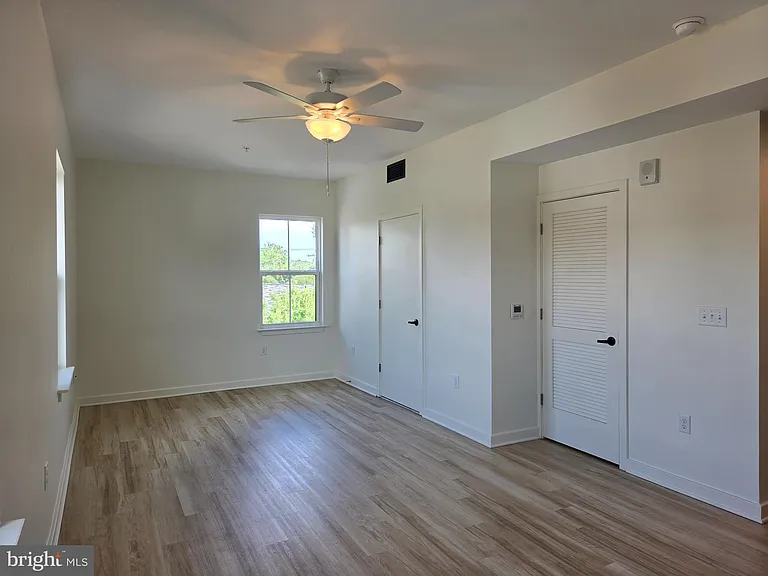 102 Hanover St #302 — Photo 18