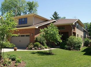 737 Summit St, Downers Grove, IL 60515
