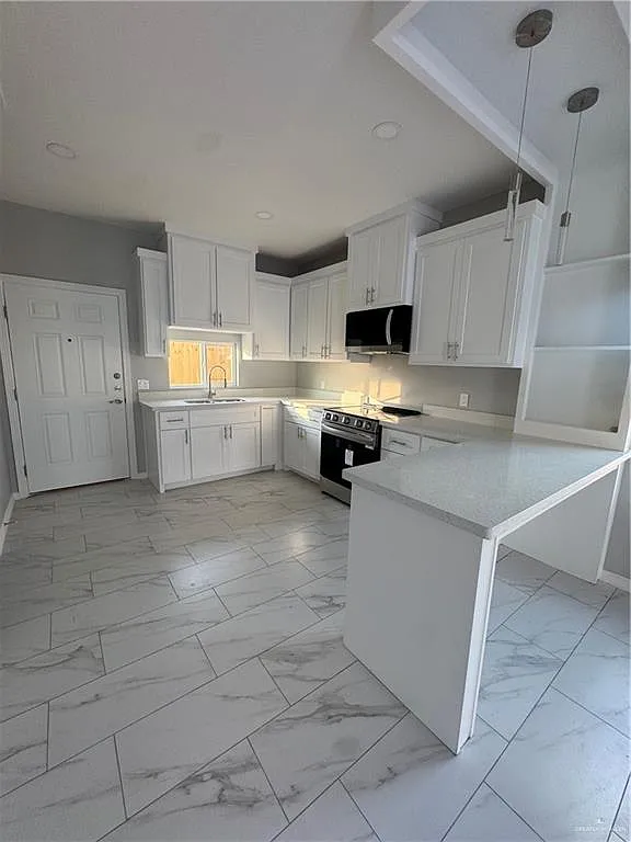 3 bed, 2.0 bath, 1050 sqft, $1,350 — Photo 3