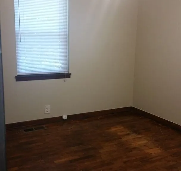 1223 Roosevelt Ave #T — Photo 6
