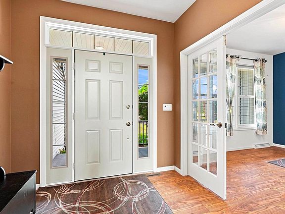 4th image of 9875 AMBER DRIVE