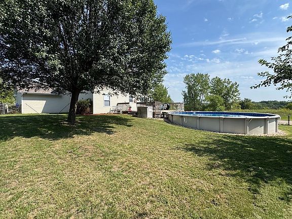2nd image of 623 Valley View Dr