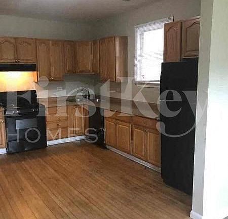 5th image of 2738 Ridgeland Ave