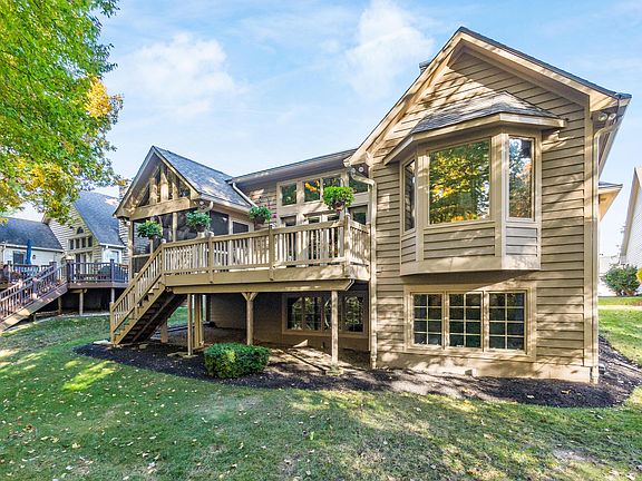 2nd image of 10479 Cambridge Pl