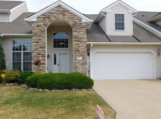 107 Stonecreek Dr, Mayfield Hts, OH 44143