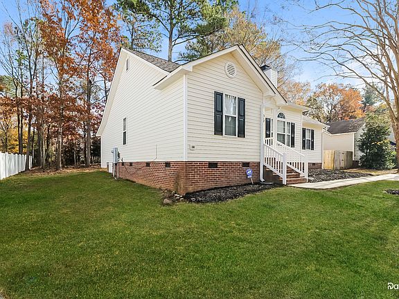 3rd image of 312 Hocutt Dr