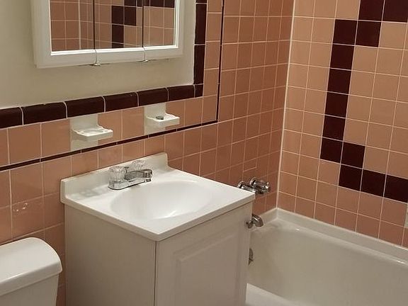 5th image of 4555 Tudor St