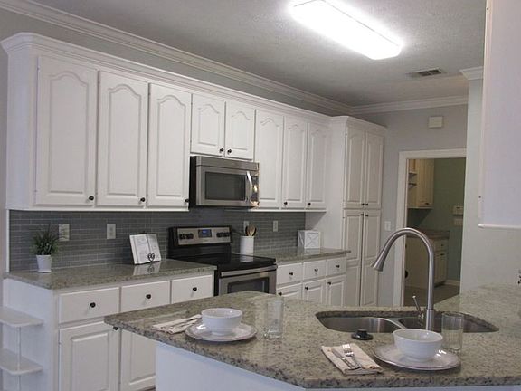 4th image of 201 Apple Blossom Cir