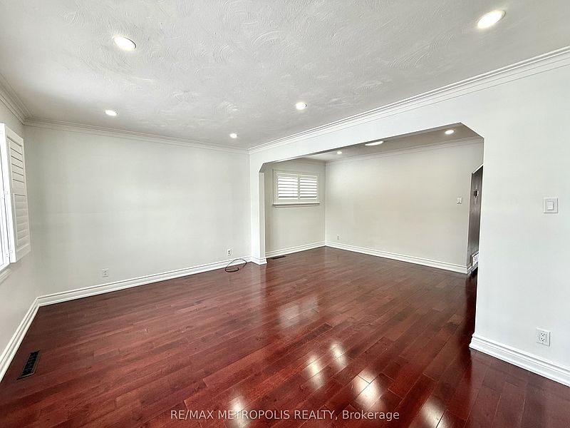 Toronto House for rent - 3 Bedrooms — photo 3