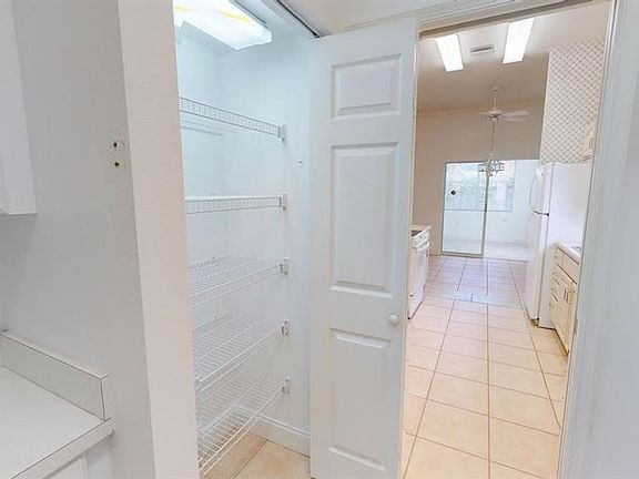 5th image of 3721 Cadbury Cir