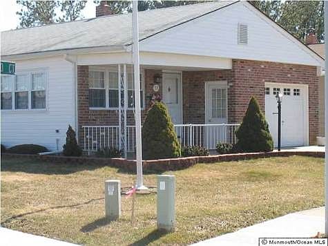 3rd image of 19 Chesterfield Ct