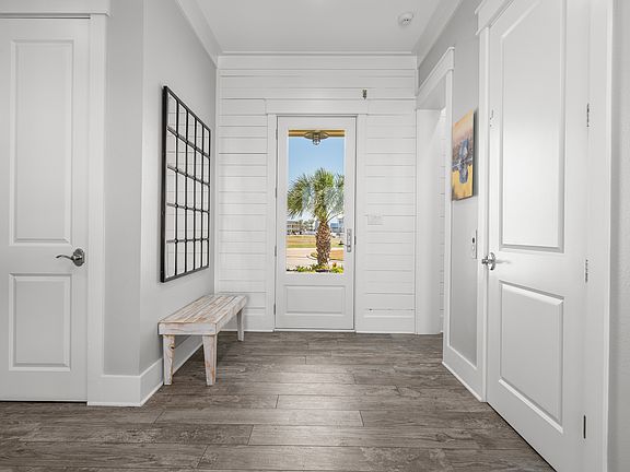 5th image of 1017 N Isle Dr