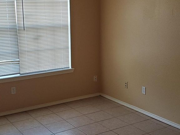 5th image of 1006 Lilia Dr APT 74