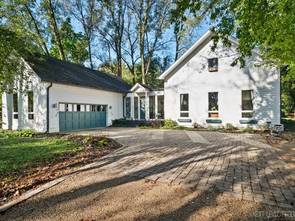 5N540 Guild Ln, Wayne, IL 60184