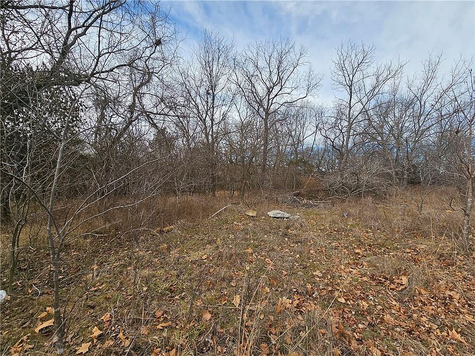 2nd image of 601 E Martin St