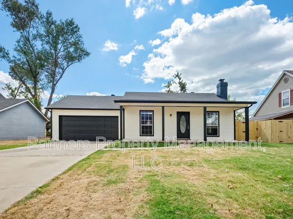 2410 W Mulberry St, Rogers, AR 72758