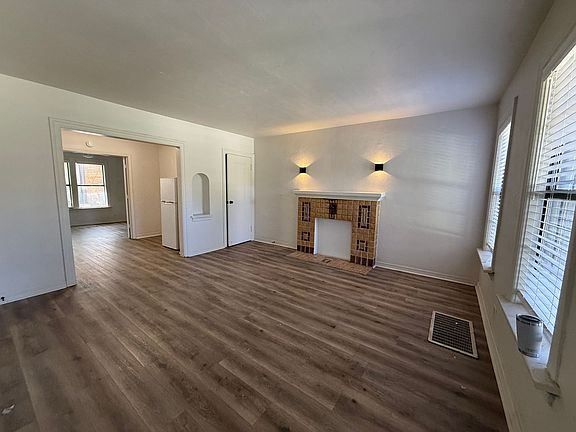 4th image of 800 East Dr APT 4