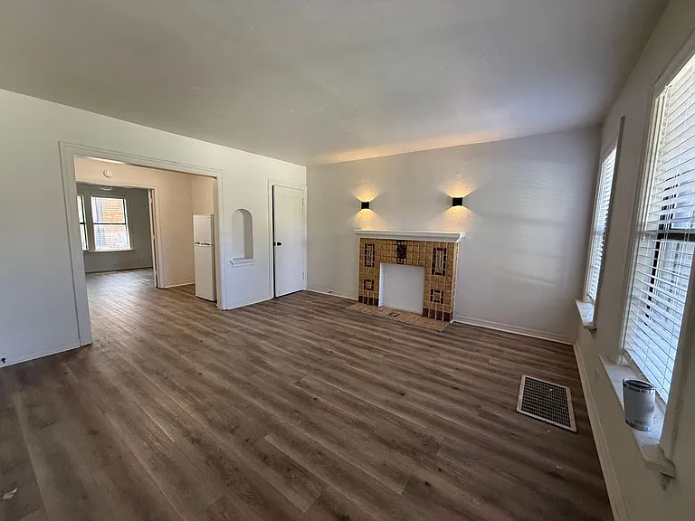 800 East Dr — Photo 4