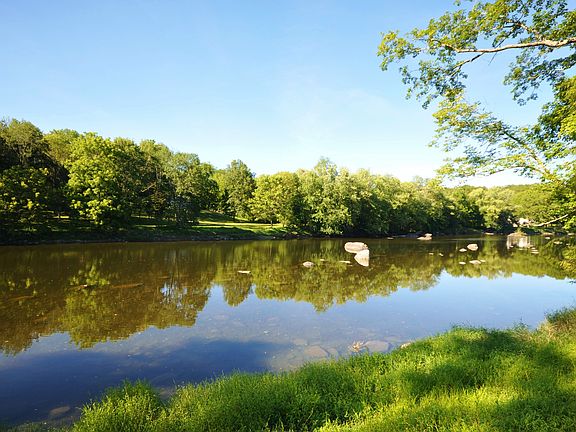 2nd image of 27 River Park Dr