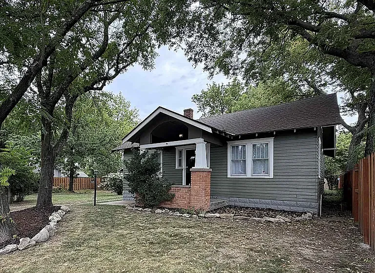 3127 W Maple St — Photo 3