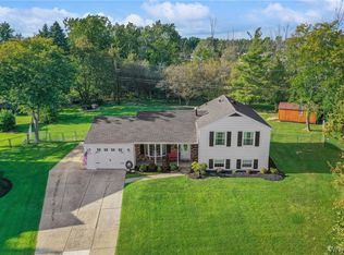 60 Eaglebrook Dr, Buffalo, NY 14224