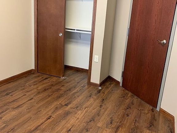 4th image of 420 5th Ave S #103