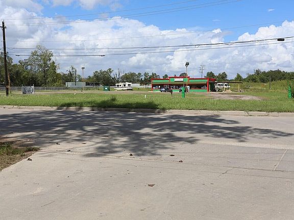 2nd image of 9009 Mount Houston Rd