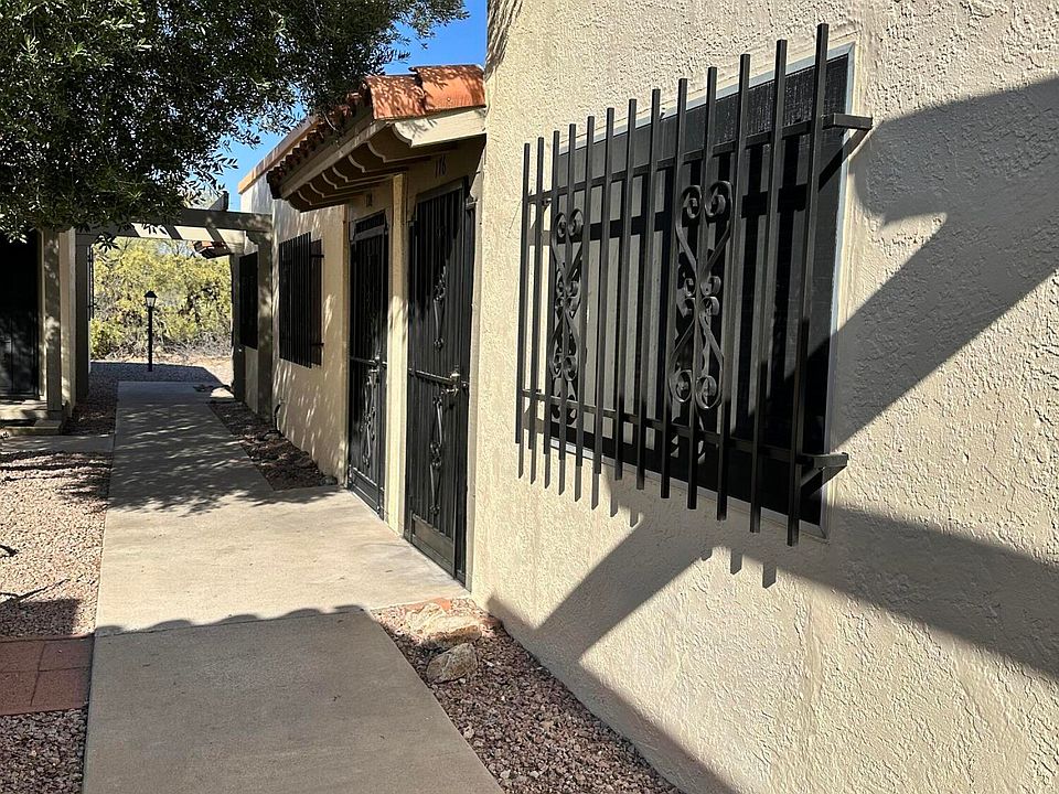 1st image of 176 W Calle Del Ano