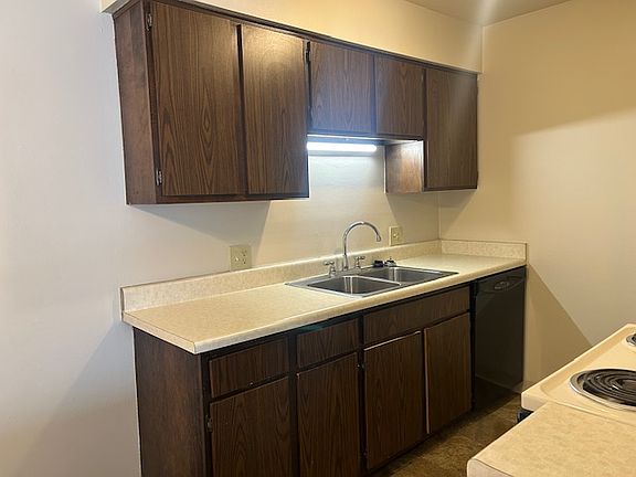 5th image of 1474 Leisure Dr #C