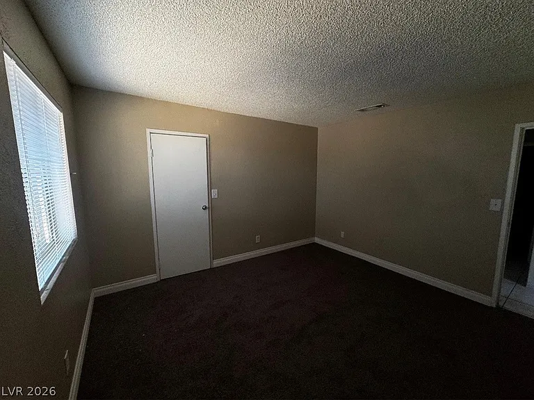 8 Britz Cir #C — Photo 6