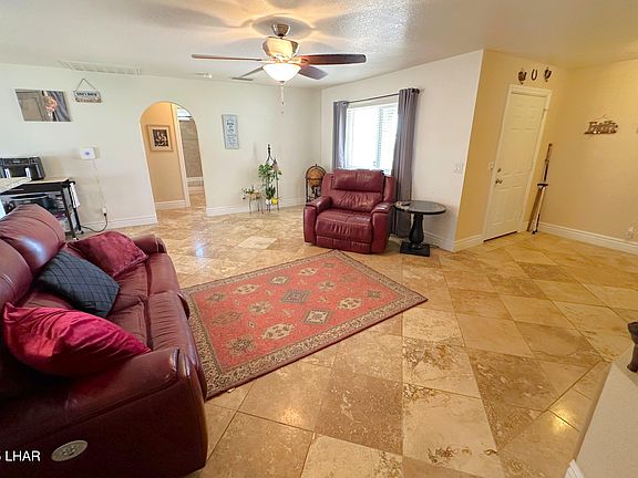 3rd image of 2740 Arcadia Dr