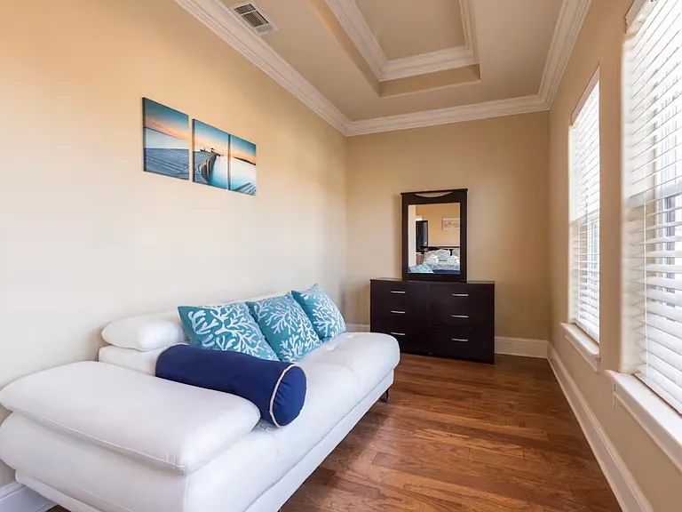 1943 Boardwalk Dr — Photo 17