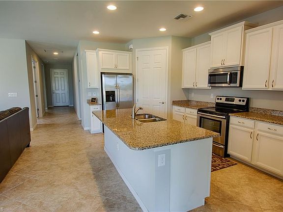4th image of 3252 Royal Gardens Ave